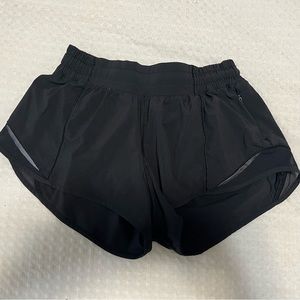 Lululemon Hotty Hot Shorts 2.5” Size 4